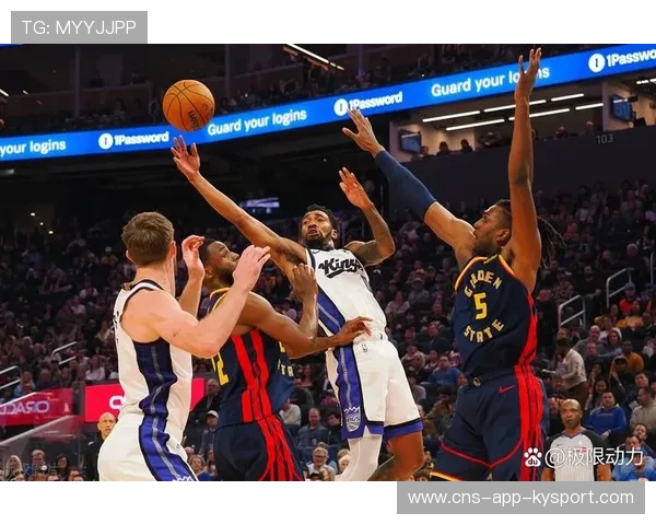 福克斯突破分球助攻，国王把比赛带回主场